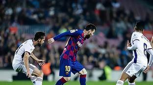 更需要背后 更需要背后